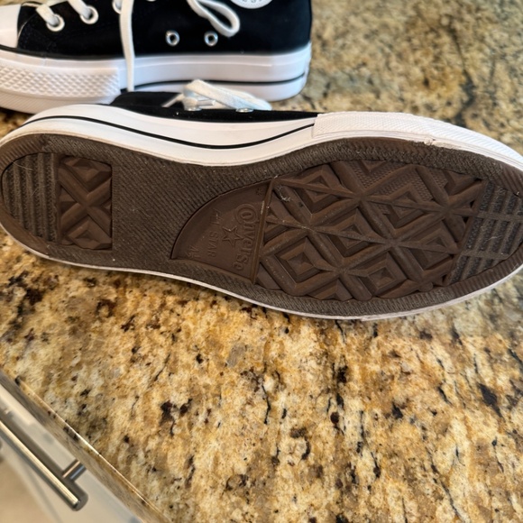 Converse - Picture 3 of 3